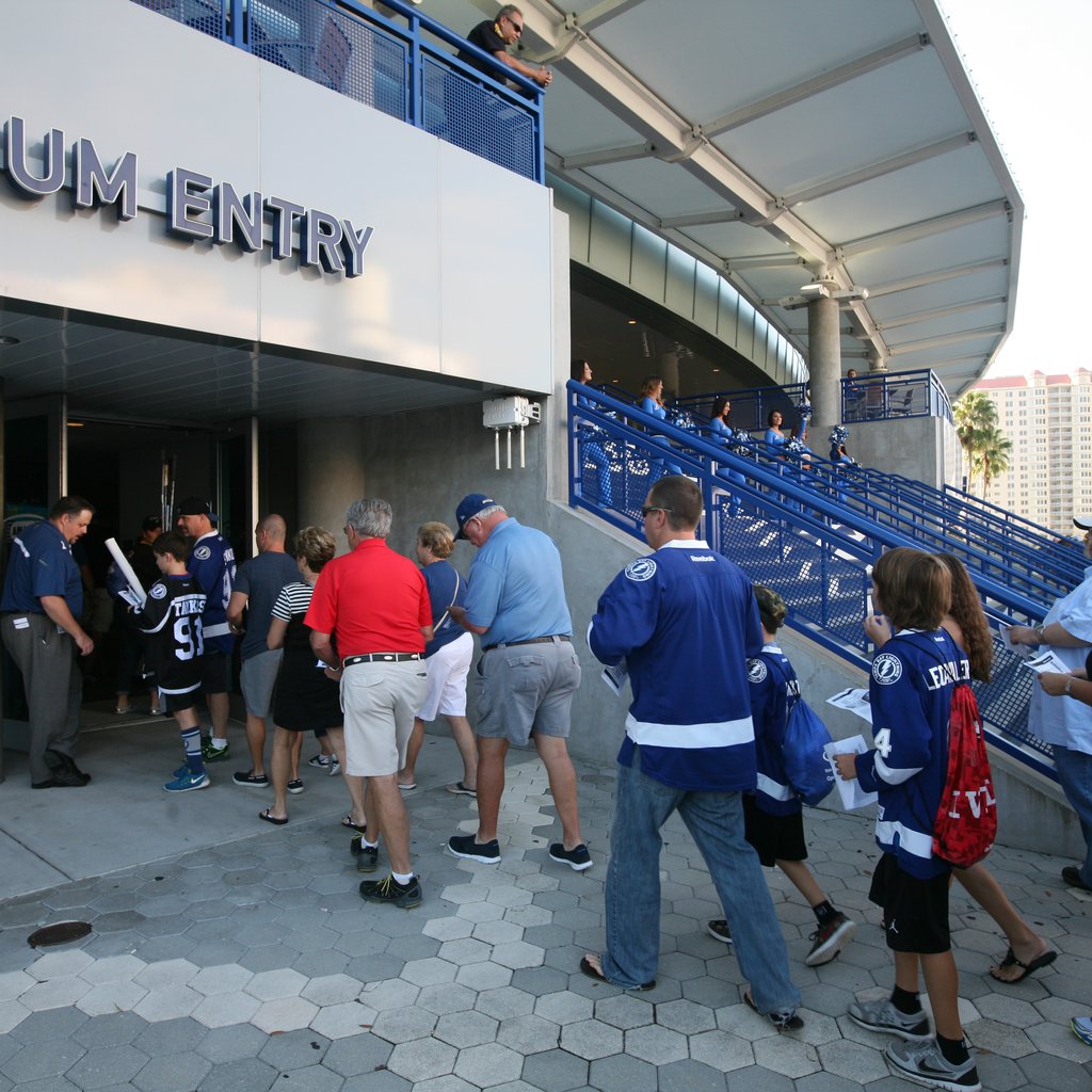 Bucs, Hillsborough County hit snag in Raymond James Stadium renovation