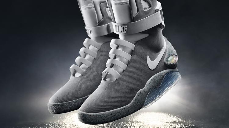 tarta experiencia Apretar Nike to release self-lacing version of 'Marty McFly' shoes in 2016 -  Portland Business Journal