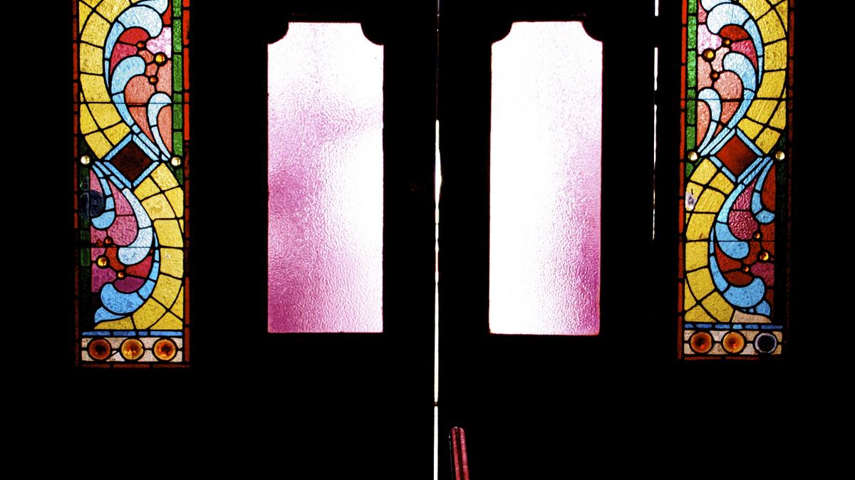 Woodinville's Spectrum Glass Co. to close due to 'economic realities