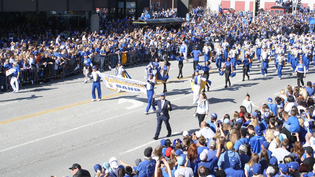 Kansas City Royals History: 800,000 Attend 2015 Championship Parade