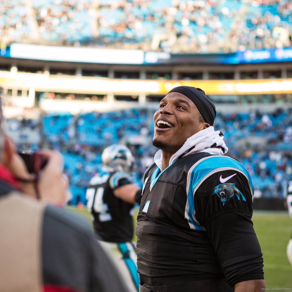 Carolina Panthers (10-0) beat Washington 44-16 behind Cam Newton