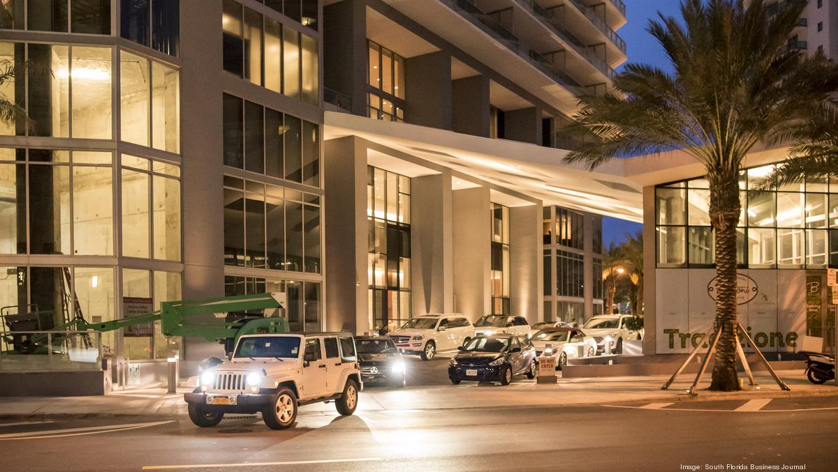 South Miami Parking Garage  paquidermesvoadores