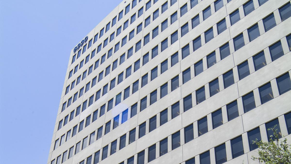 Jones & Carter subleases in WorleyParsons, Chase building in Bellaire