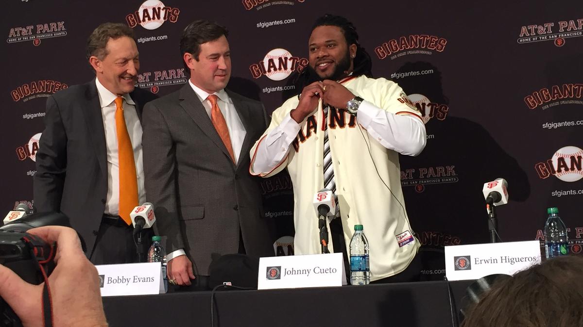 San Francisco Giants sign pitcher Johnny Cueto to six-year deal