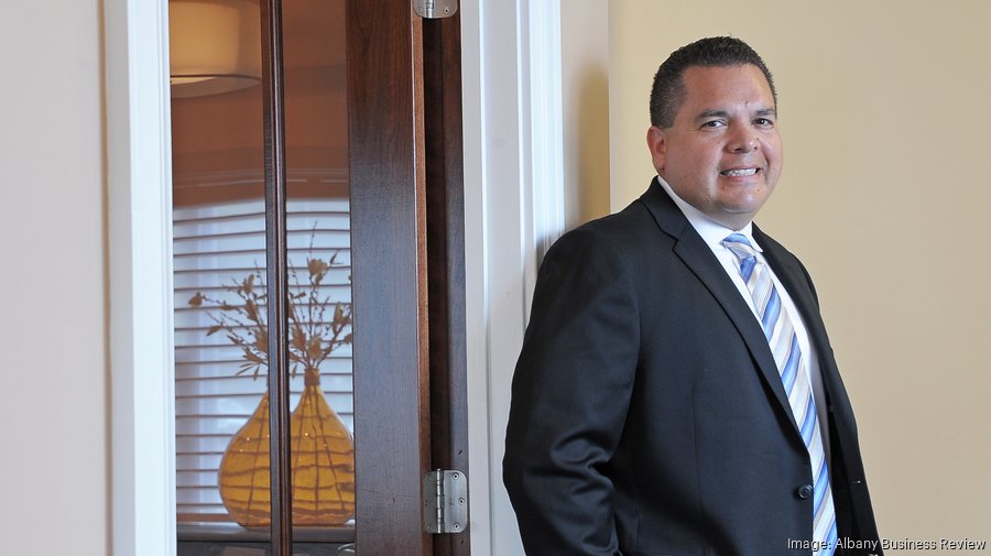 How real estate broker Willie Miranda's book was briefly an Amazon