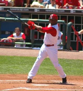 Ken Griffey Jr. accepts trade from Cincinnati Reds to Chicago