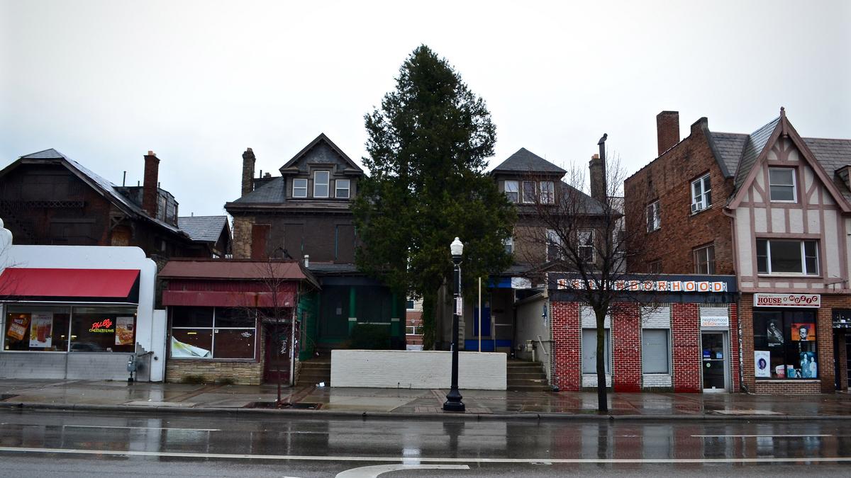 Edwards Communities proposes 445bed mixeduse apartment building