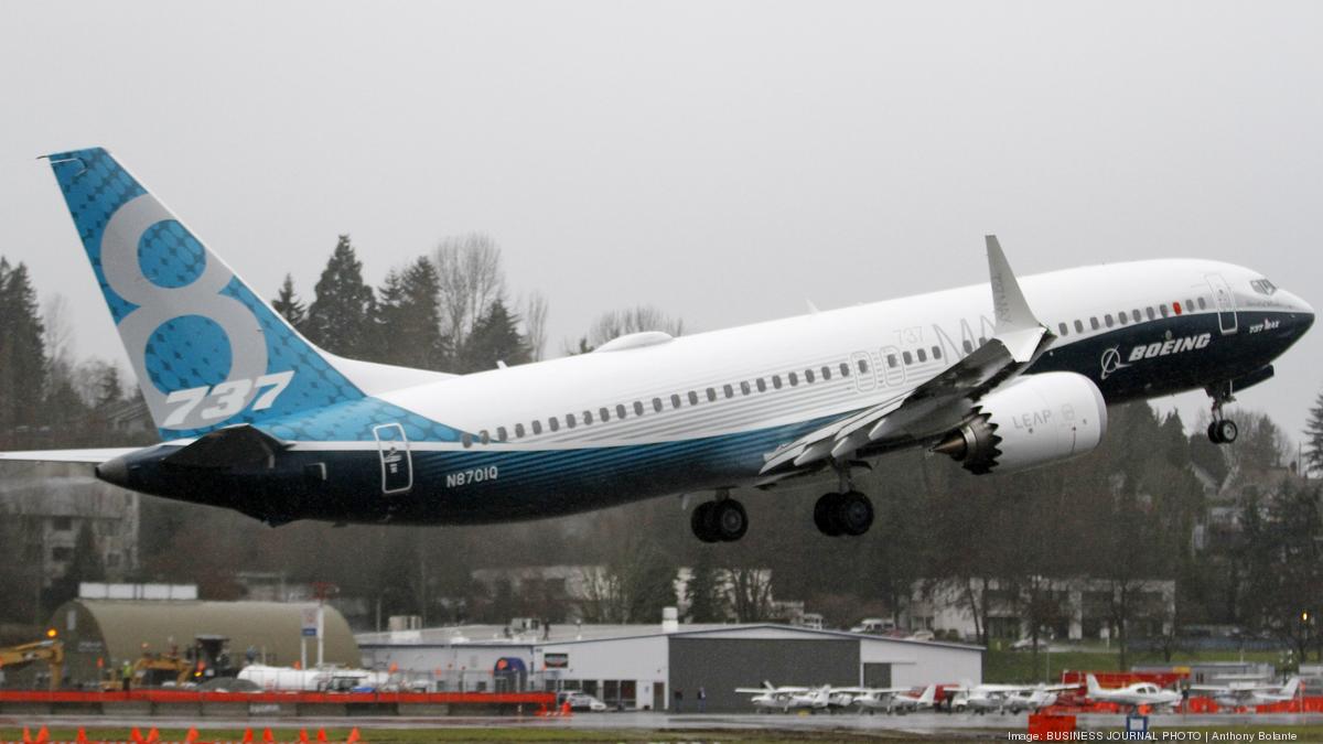 successful-takeoff-and-first-flight-for-boeing-737-max-despite-dreary