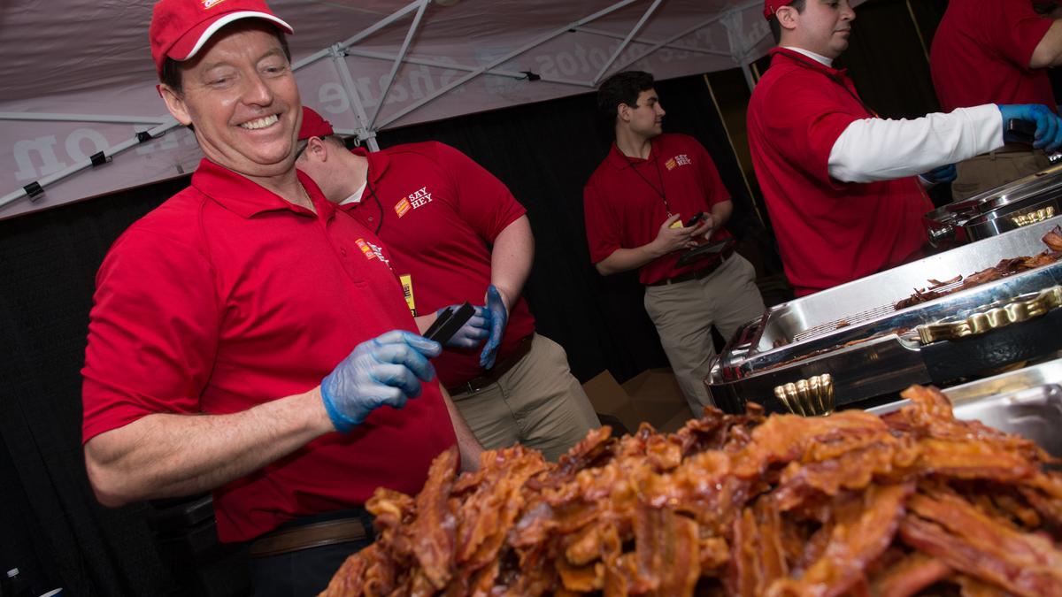 BaconFest brings it home as thousands pack Milwaukee event Slideshow