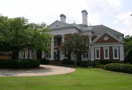 Former Atlanta Braves pitcher Tom Glavine lists 3-acre home for