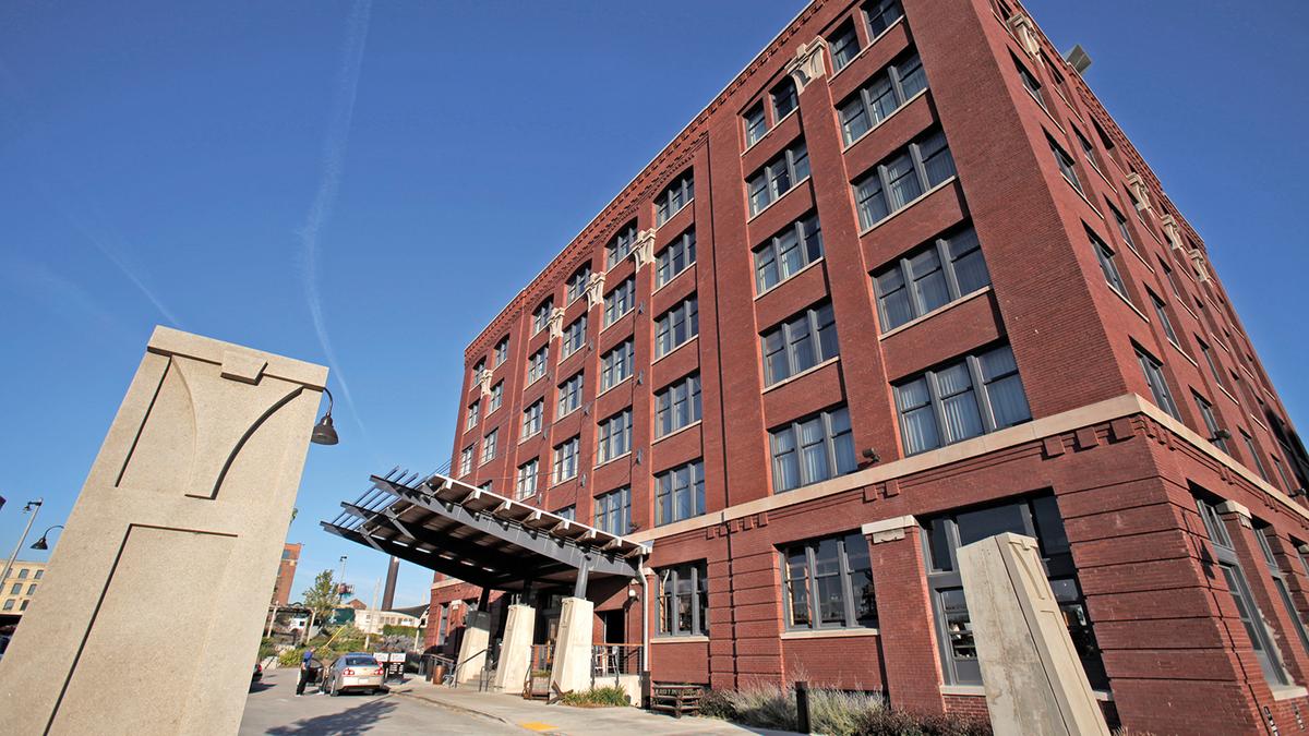 Tim Dixon's Iron Horse Hotel in Milwaukee finds success on stable