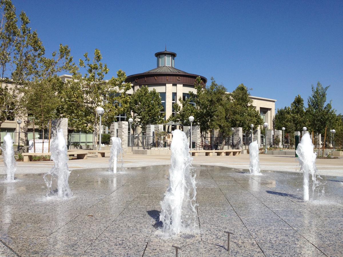 Roseville to debut town square with water feature, covered stage