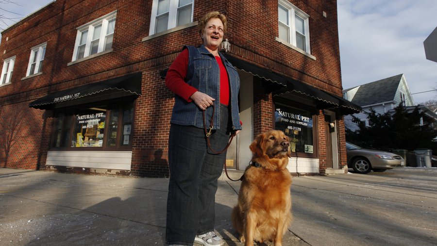 Pet store chain backed by Marquette alum Lemonis buys another Milwaukee