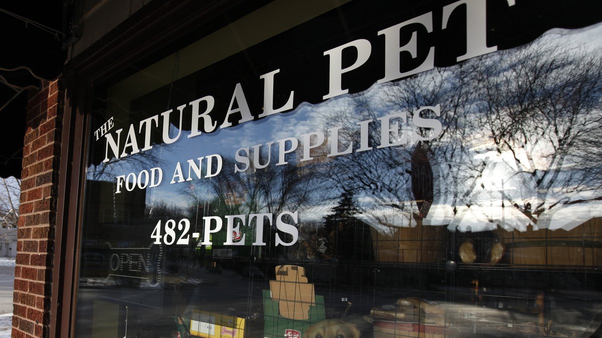 Pet store chain backed by Marquette alum Lemonis buys another Milwaukee pet store Milwaukee