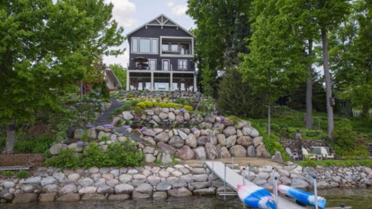 Dream Homes Islandview home on Lake listed for 1.4M
