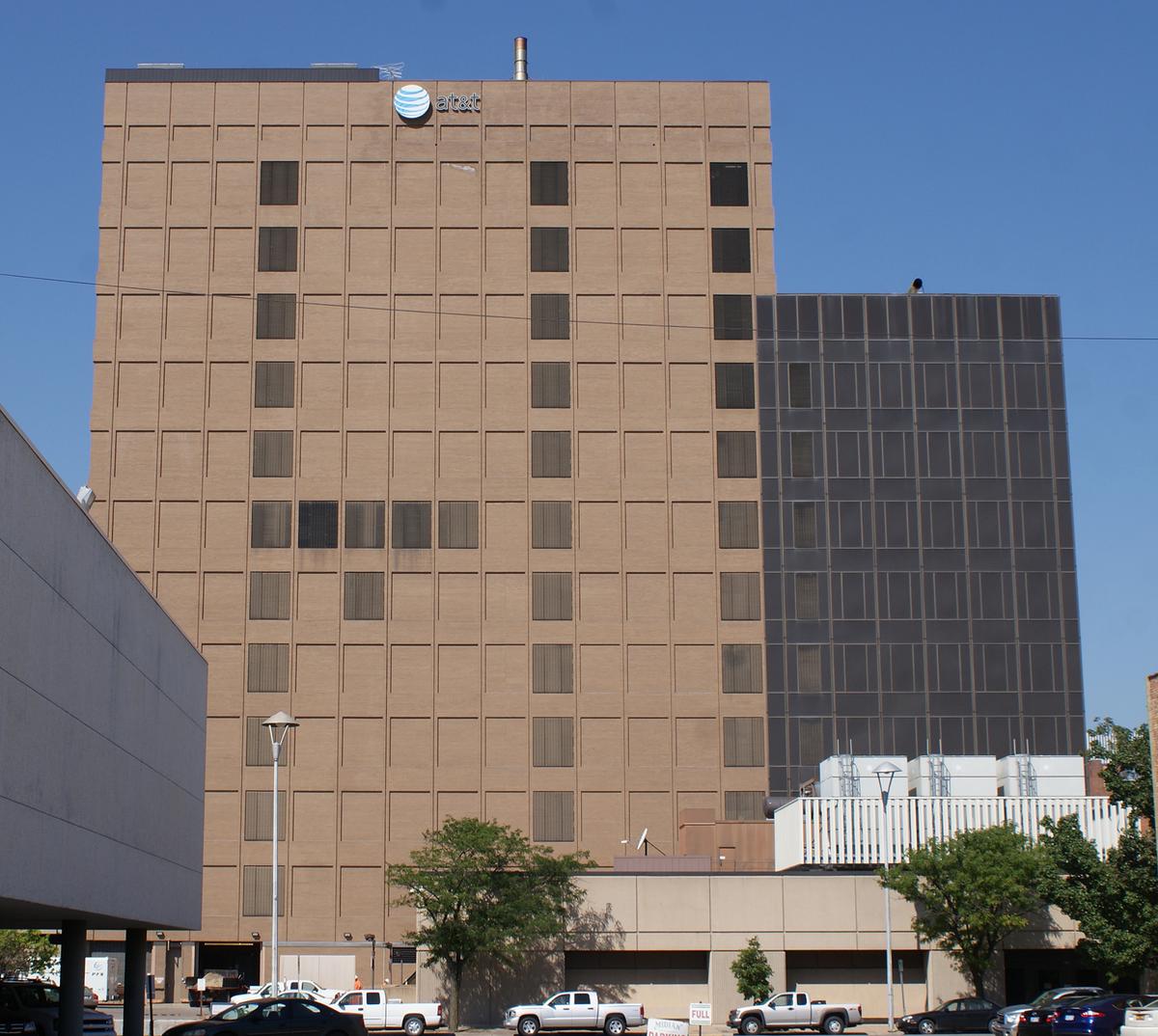 Project at AT&T building downtown involves fuel tanks, generators