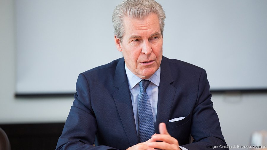 Macy's CEO Terry Lundgren promises comeback during shareholder meeting