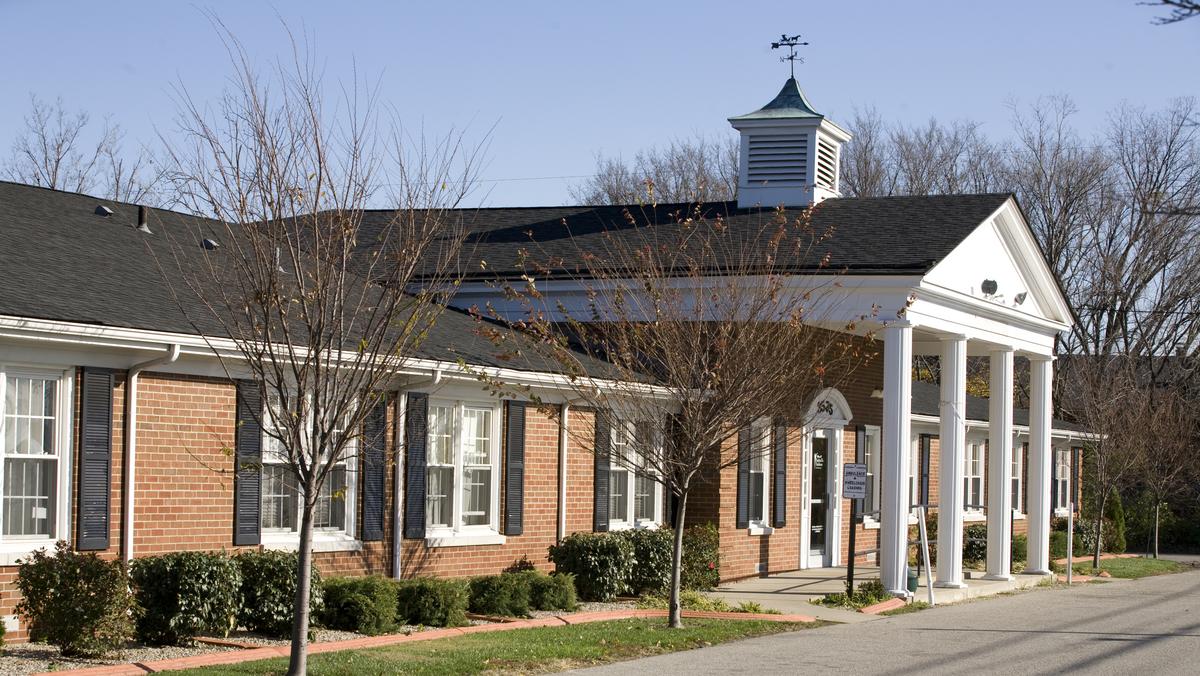 Louisvillebased Kindred Healthcare Inc. plans to close its nursing and