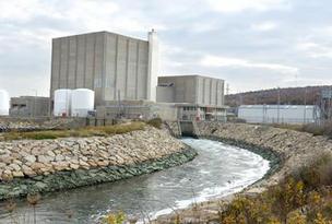 Union raises concerns after learning of layoffs at Pilgrim nuclear plant in Plymouth (11/7/13)