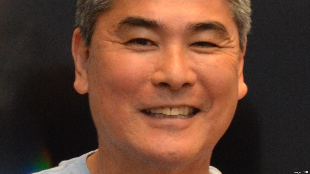Celebrity chef Roy Yamaguchi in talks to open restaurant in old Macy's space in Kailua Pacific