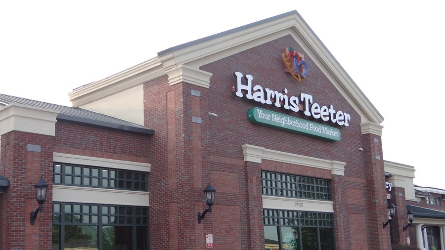 Harris Teeter bumps up hourly pay with ‘hero’ bonus, continues hiring
