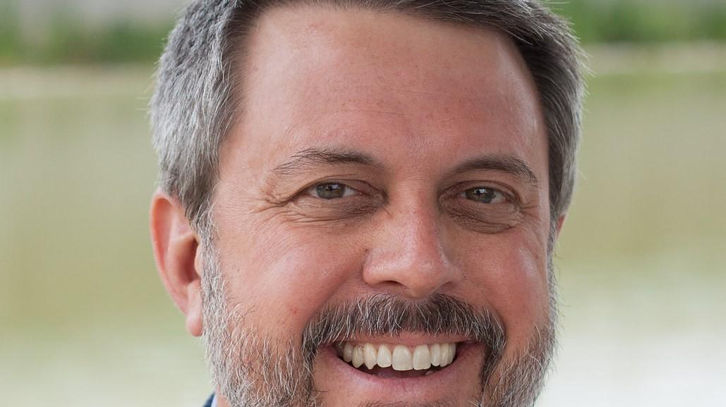 CEO Awards Glenn S. Phillips, Lake Homes Realty Birmingham Business