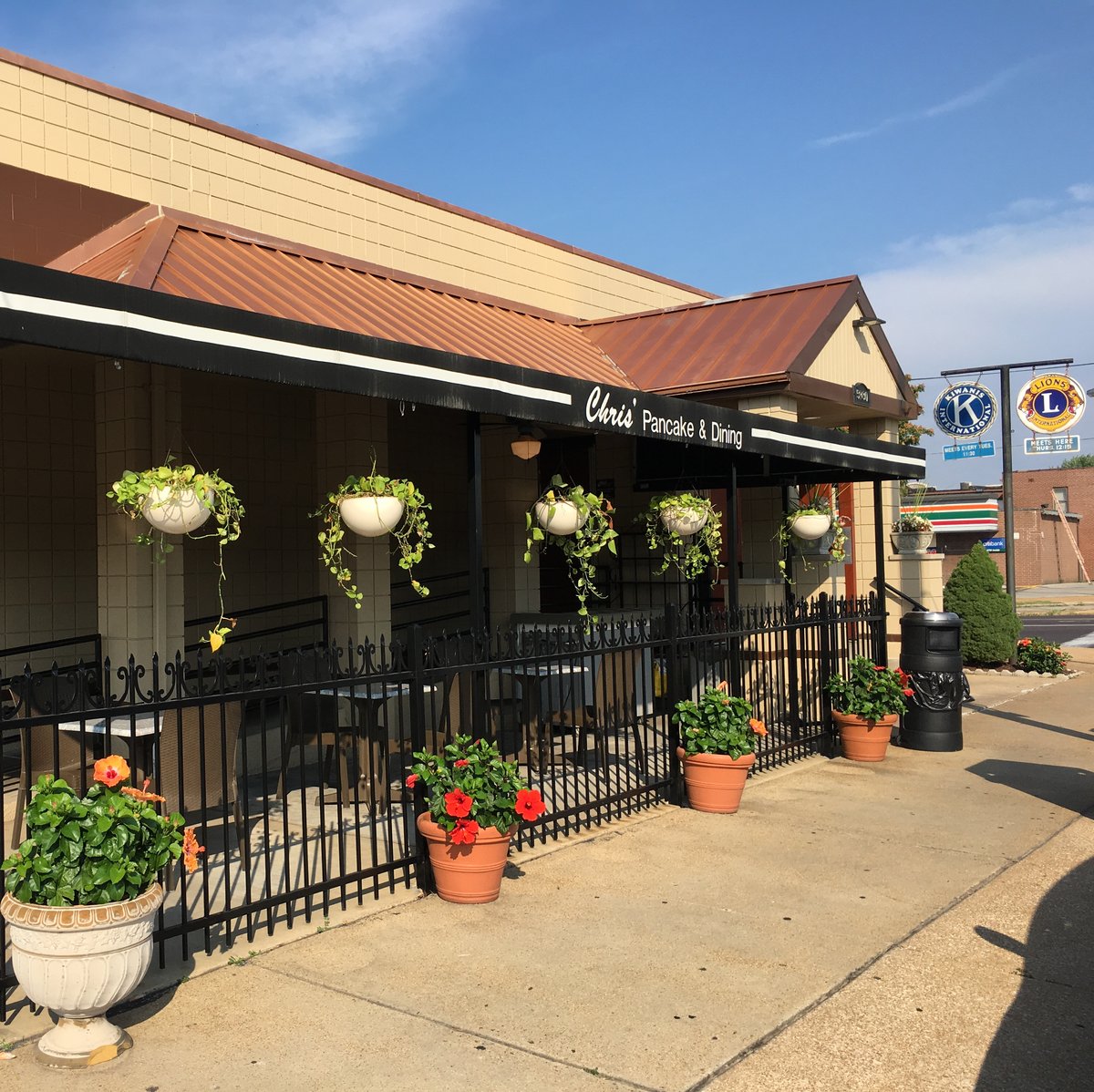 Chris' Pancake & Dining - American restaurant in St. Louis, MO