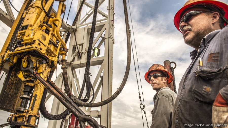 U.S. rig count reaches 1,000 for first time in more than two years