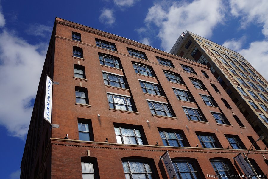 Wisconsin's largest engineering firm moves Milwaukee office