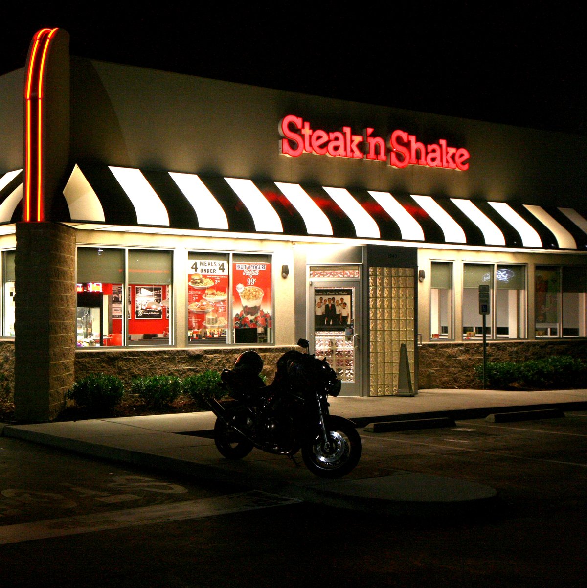 Steak 'n Shake near Florida mall Orlando Fashion Square lands