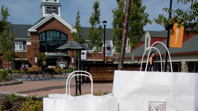 Woodbury Common Outlet Mall, Central Valley, NYC. One of the biggest outlet  malls in the world. Yesss please!