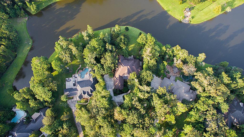 Exquisite J Neathery Custom In Exclusive Gated Community of Old Mill