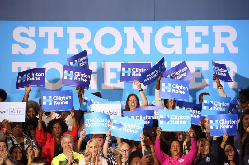First Lady Michelle Obama campaigns for Hillary Clinton in Charlotte ...