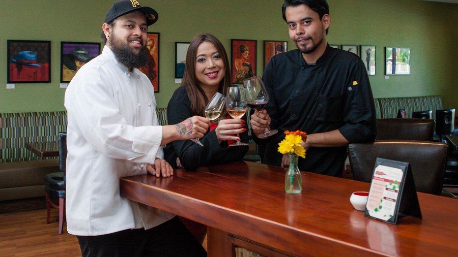 Former manager of Ahwatukee wine bar owner, plans 20K