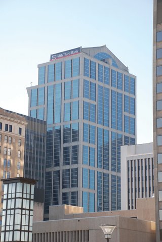 Downtown Nashville's Fifth Third Center listed for sale - Cincinnati ...