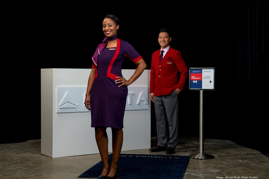 American Airlines taps Lands' End to supply new employee uniforms - Chicago  Business Journal