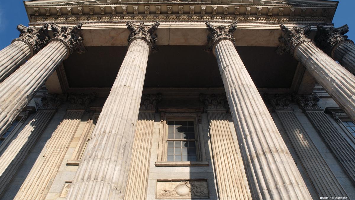 Blackhawk Bank Parent Completes 23m Capital Raise Milwaukee