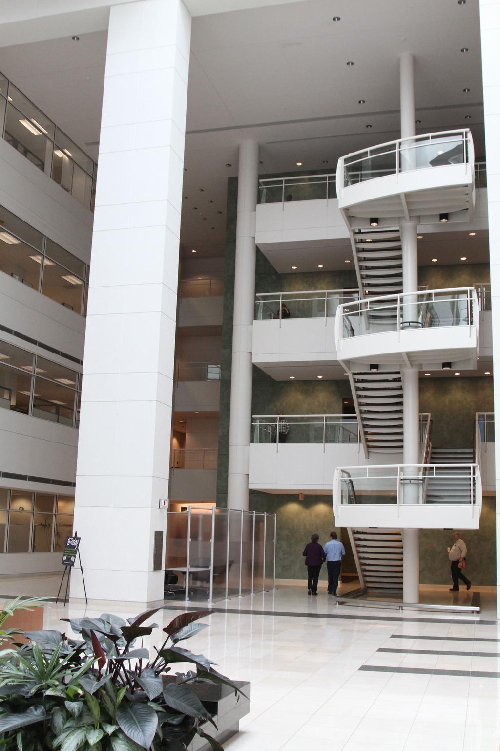 JPMorgan Chase s sprawling McCoy Center at Polaris SLIDESHOW