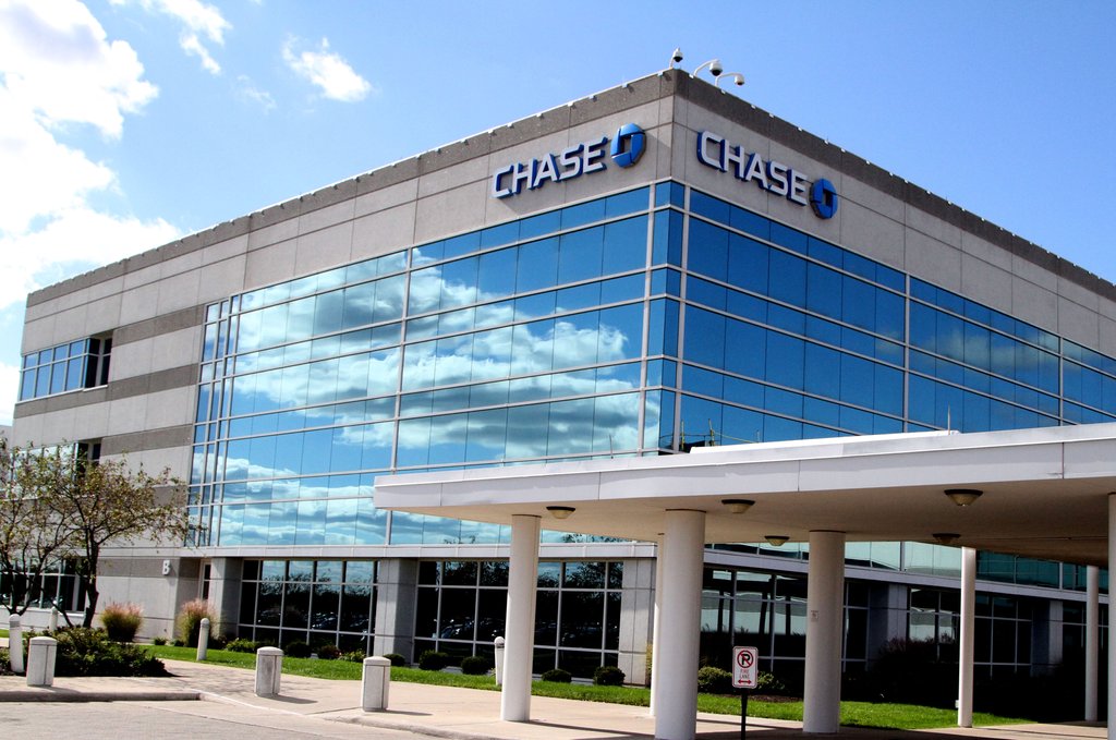 JPMorgan Chase s sprawling McCoy Center at Polaris SLIDESHOW