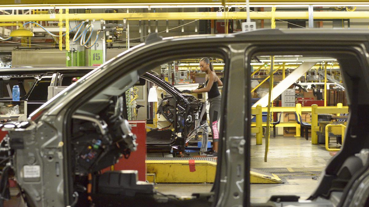 General Motors plant in Arlington uses engineers to keep operations