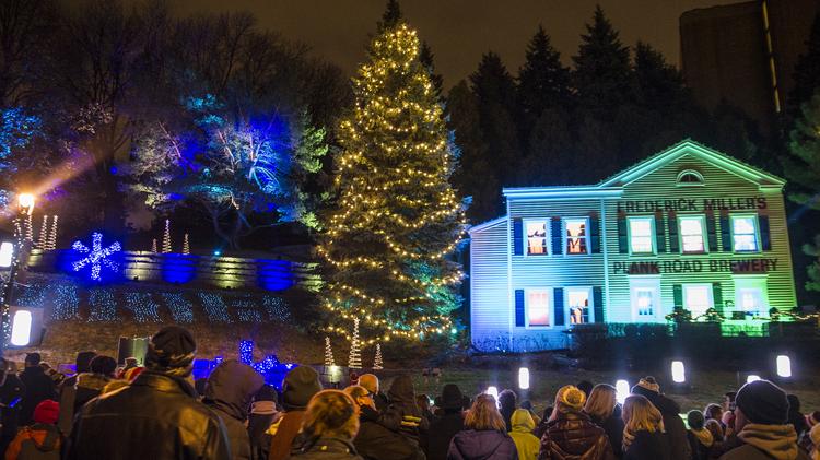 millercoors gave a preview of its upcoming holiday lites display to employees and distributors - Christmas Lites millercoors gave a preview of its upcoming holiday lites display to employees and distributors - Christmas Lites