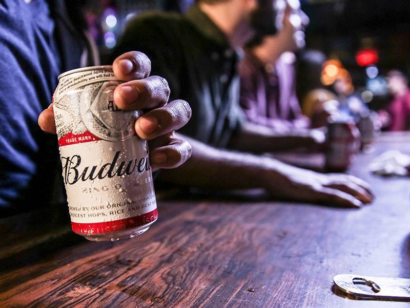 budweiser*1200xx800-600-0-63.jpg