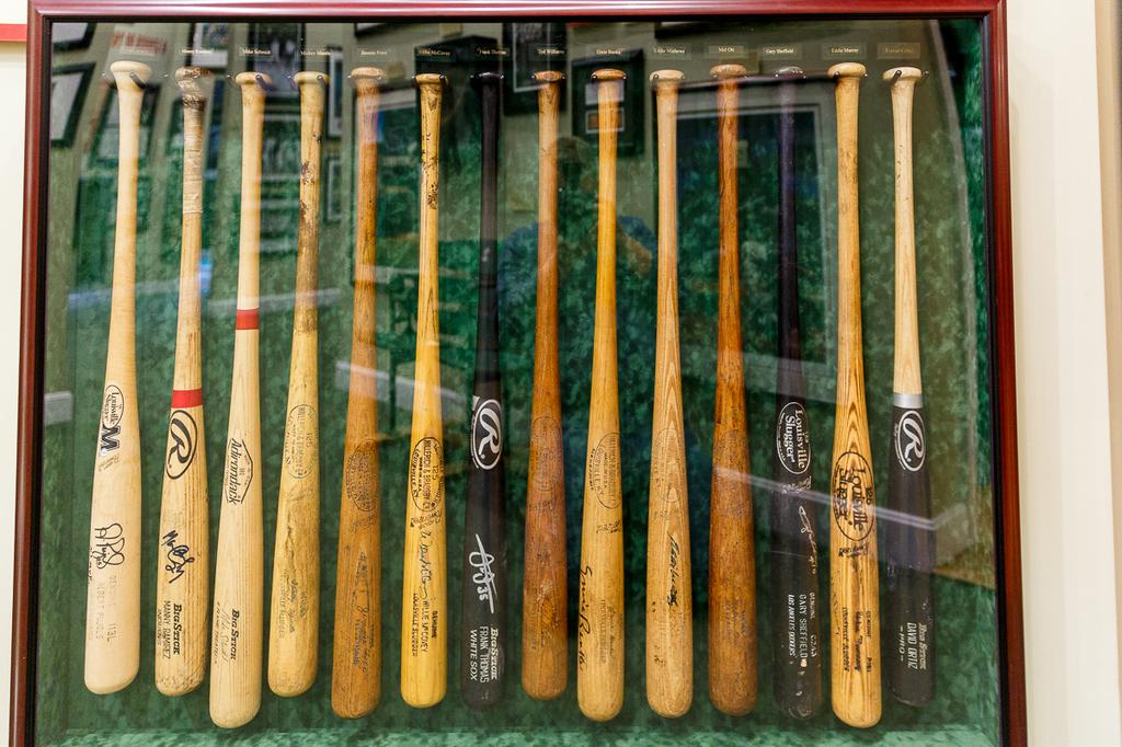 Green Diamond Gallery: Louisville Slugger Museum hosts auction