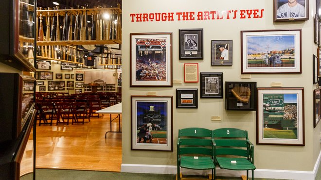 Green Diamond Gallery: Louisville Slugger Museum hosts auction