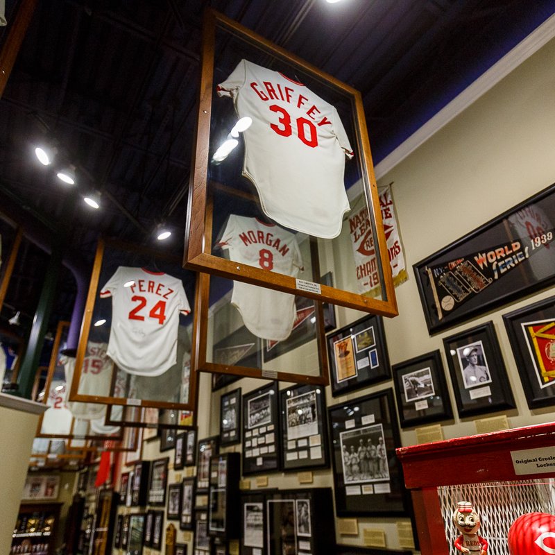 Green Diamond Gallery: Louisville Slugger Museum hosts auction