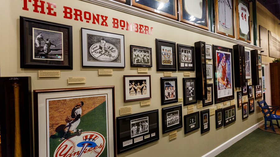 Green Diamond Gallery: Louisville Slugger Museum hosts auction