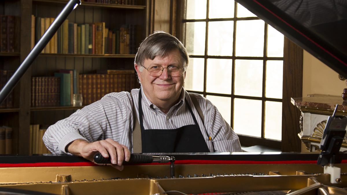 St. Louis Character Charles Merkel plays swan song for 158yearold