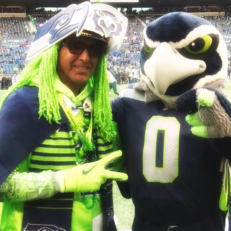 United Boeing 787 pilot and Seahawks fan lands in London - Puget Sound  Business Journal