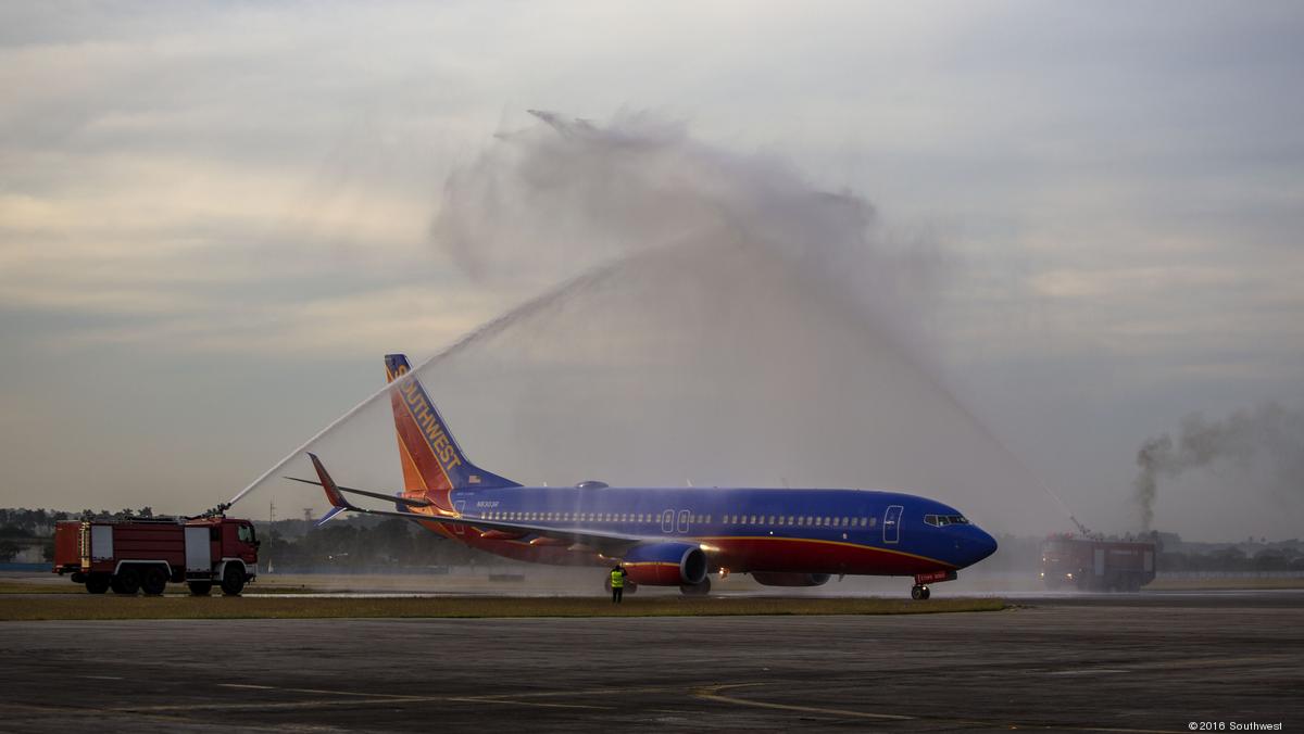Southwest expects fewer bookings after accident; Hawaiian destinations ...