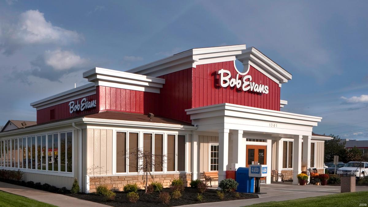 bob evans dining room open